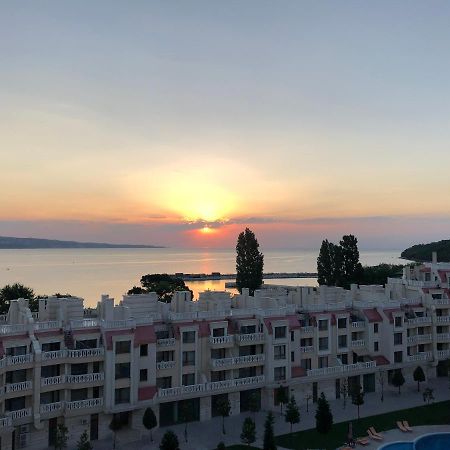 East From Paradise Apartment Varna Esterno foto