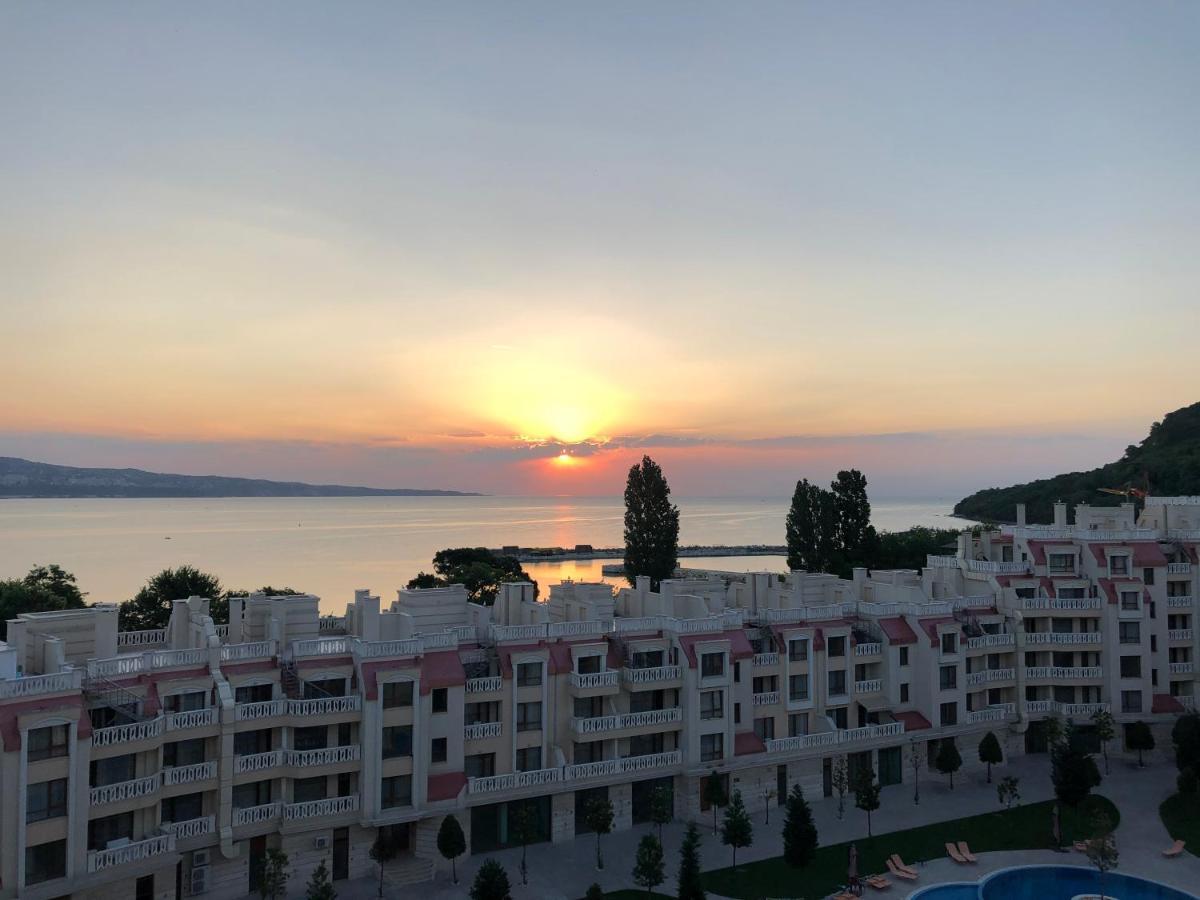 East From Paradise Apartment Varna Esterno foto