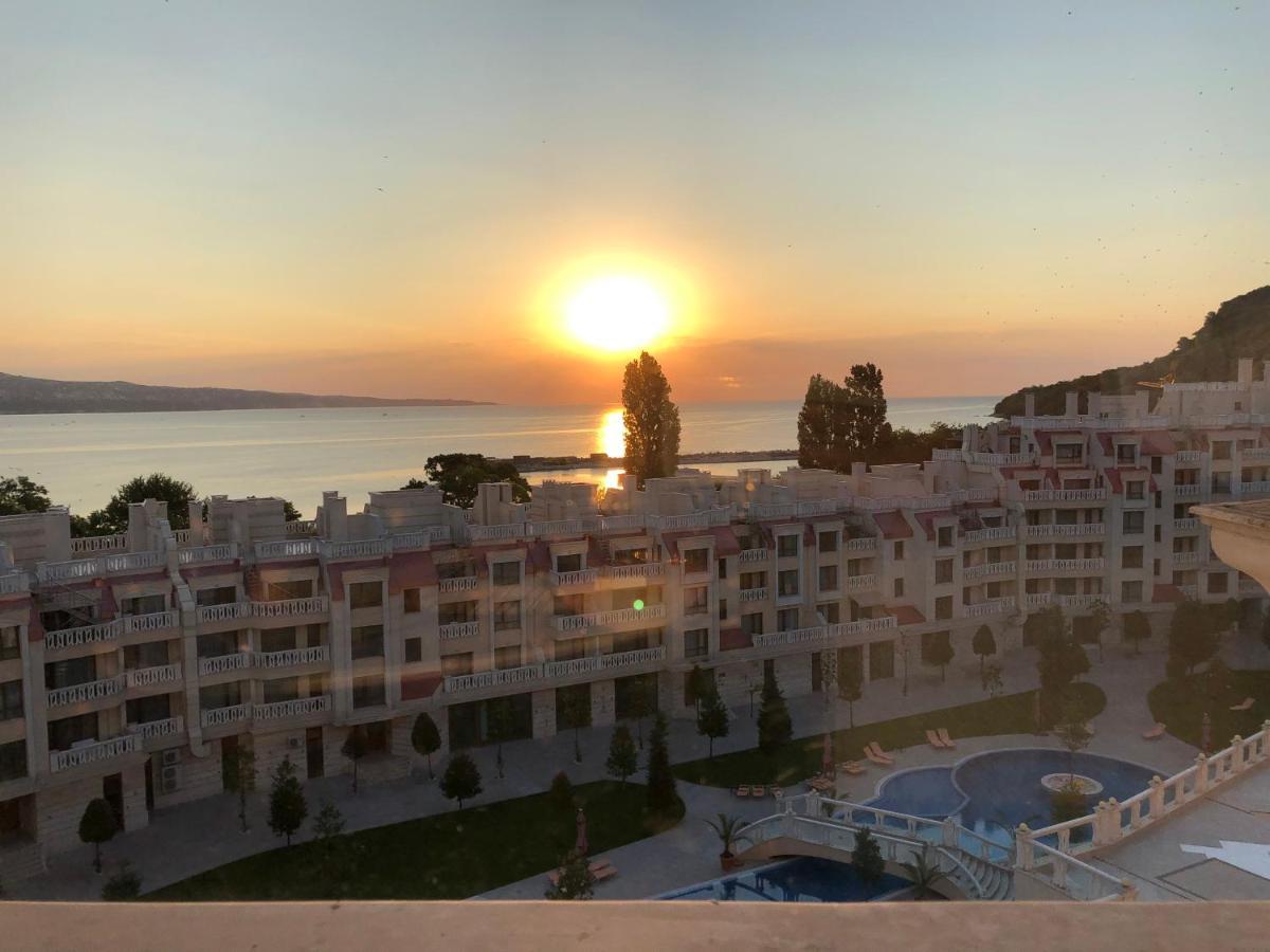 East From Paradise Apartment Varna Esterno foto