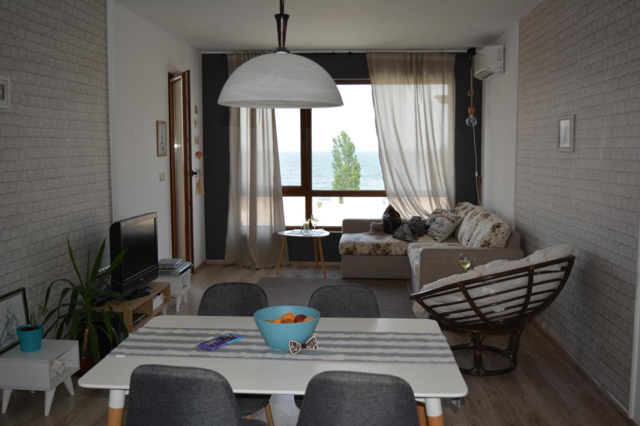 East From Paradise Apartment Varna Esterno foto